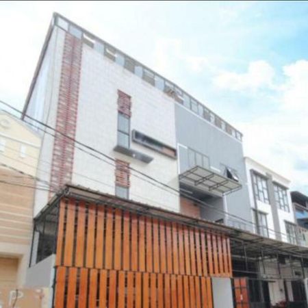 Kamar Keluarga Duri Kosambi Hotel Джакарта Екстериор снимка