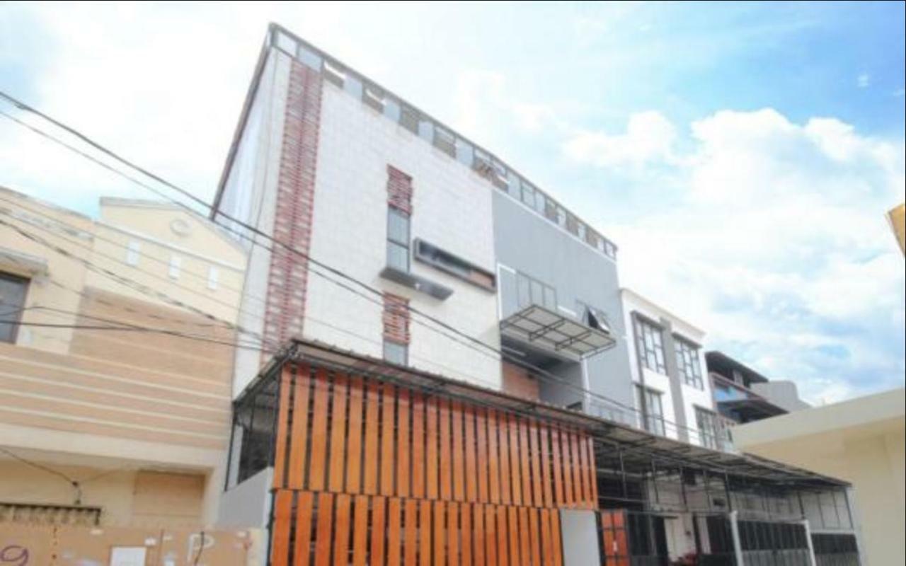 Kamar Keluarga Duri Kosambi Hotel Джакарта Екстериор снимка