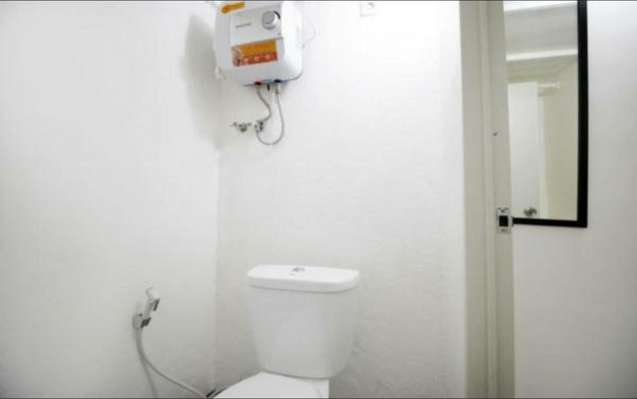 Kamar Keluarga Duri Kosambi Hotel Джакарта Екстериор снимка
