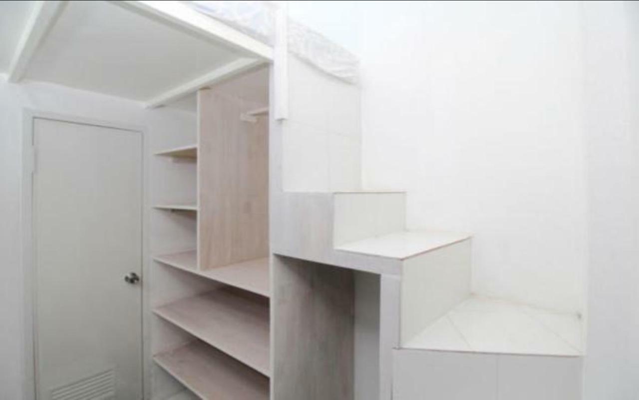 Kamar Keluarga Duri Kosambi Hotel Джакарта Екстериор снимка