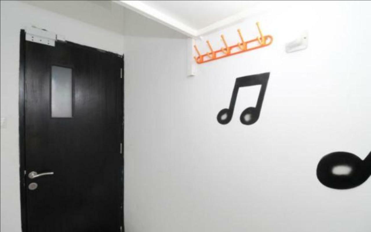 Kamar Keluarga Duri Kosambi Hotel Джакарта Екстериор снимка
